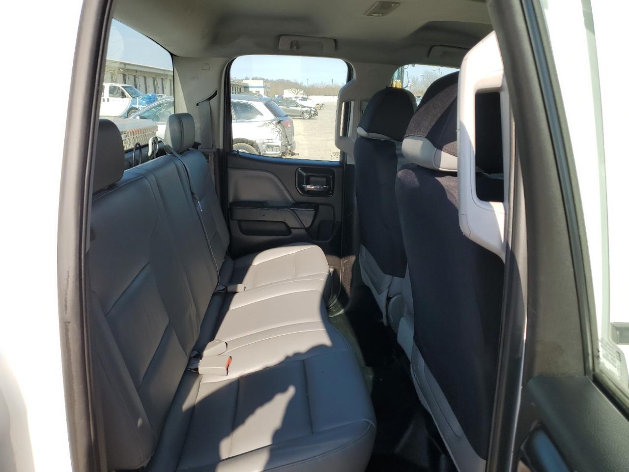 2014 Chevrolet Silverado - Image 10