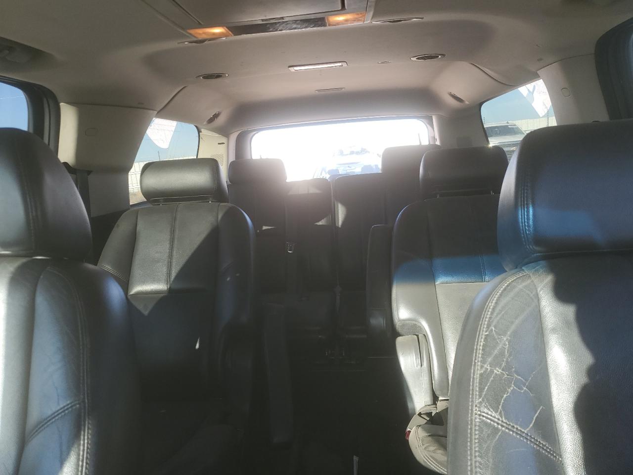 2008 Chevrolet Suburban - Image 10