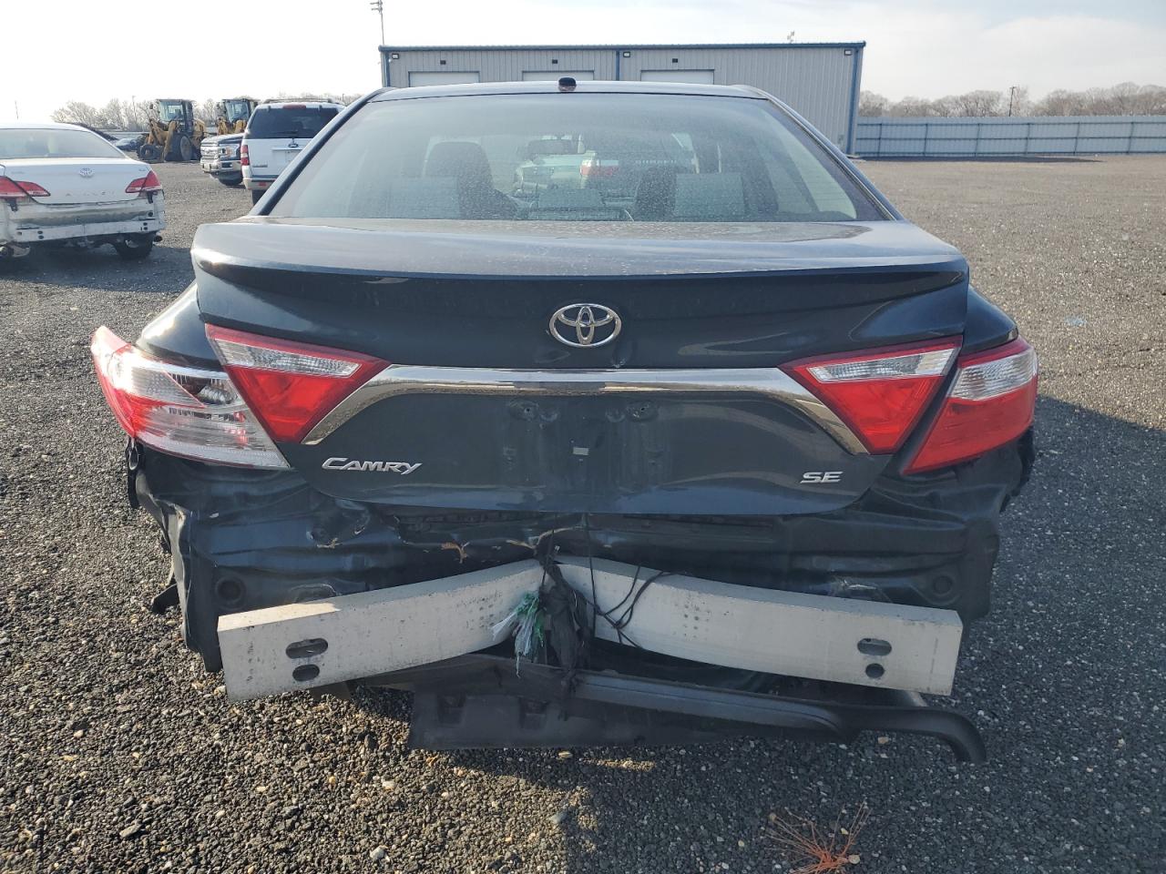 2015 Toyota Camry - Image 6