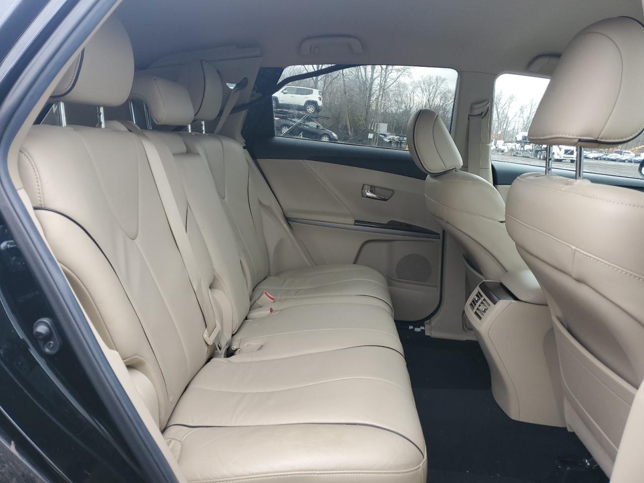 2014 Toyota Venza - Image 11