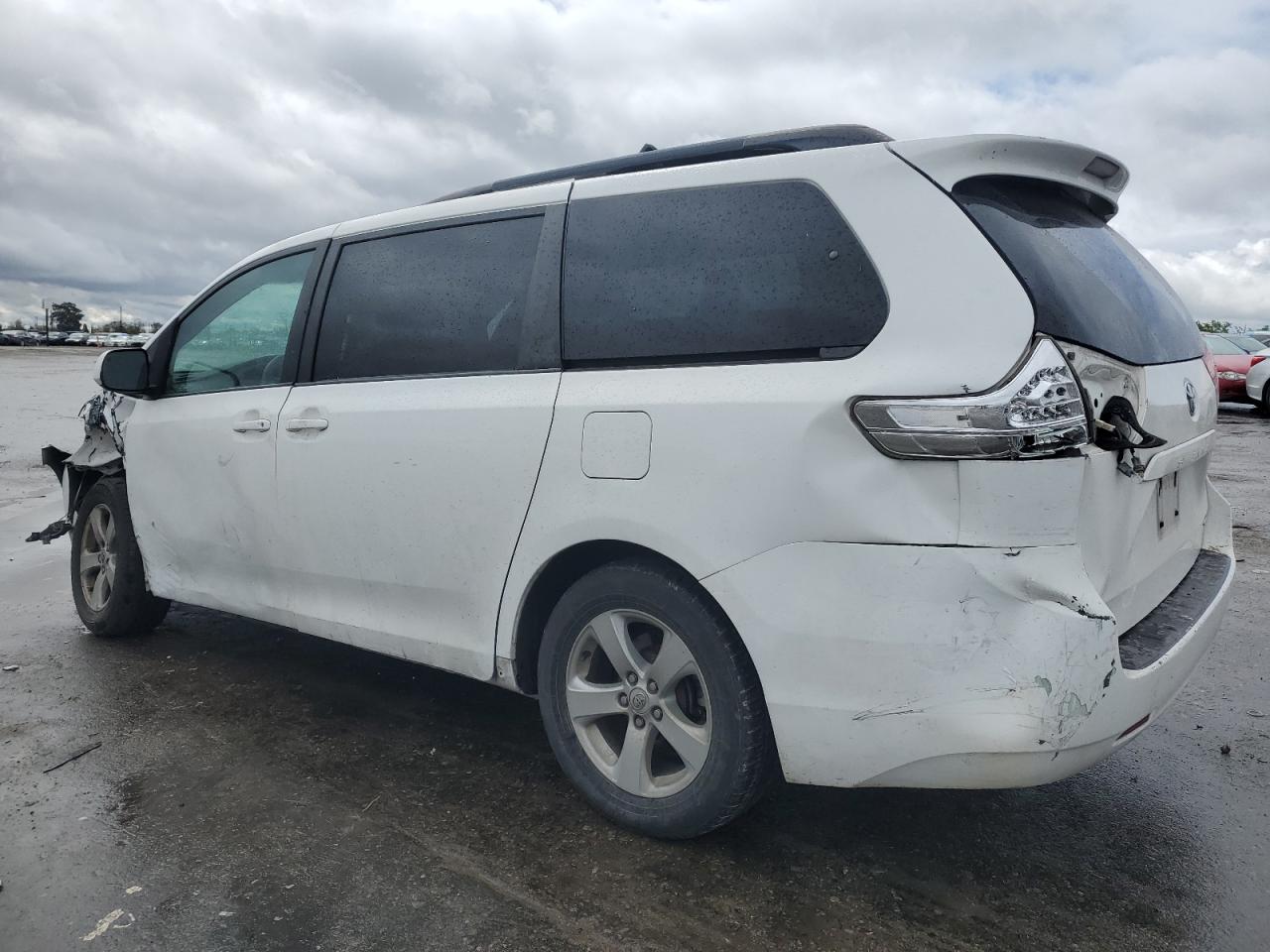 2011 Toyota Sienna - Image 2