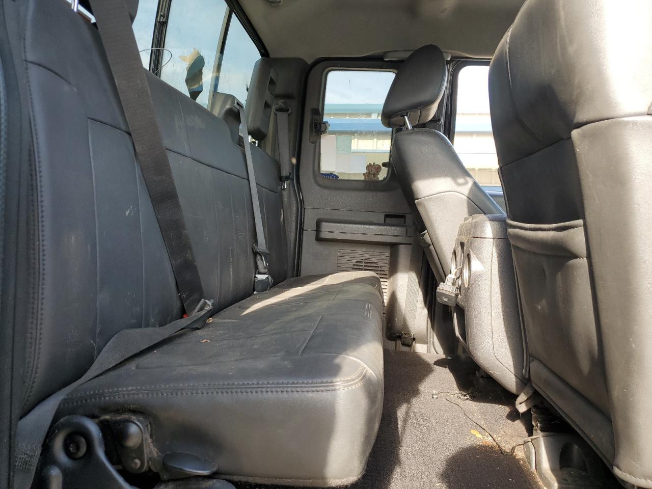 2011 Ford F350 - Image 10