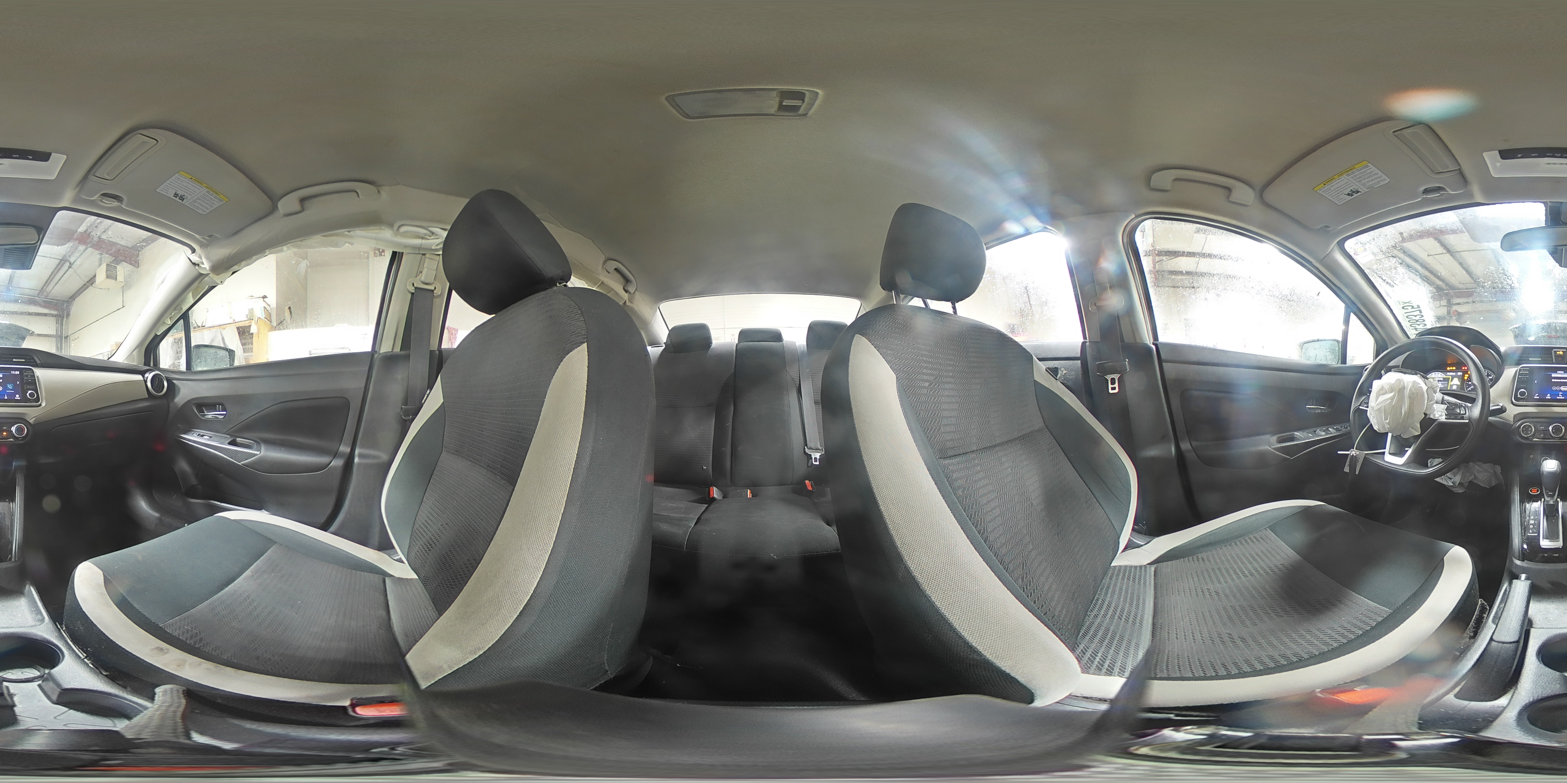 2021 Nissan Versa - Image 15