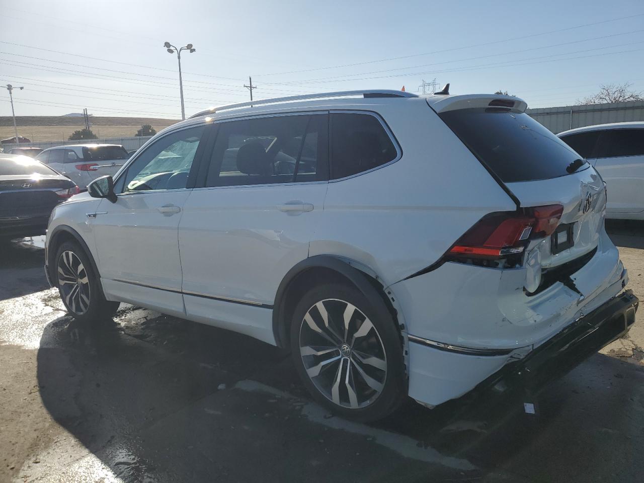 2021 Volkswagen Tiguan - Image 2