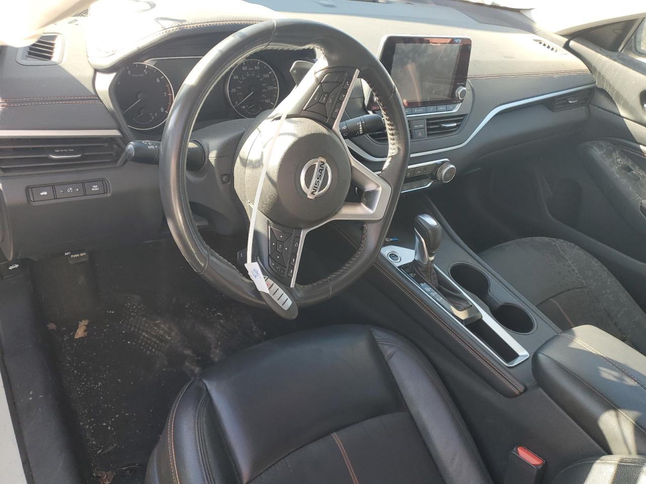 2022 Nissan Altima - Image 8