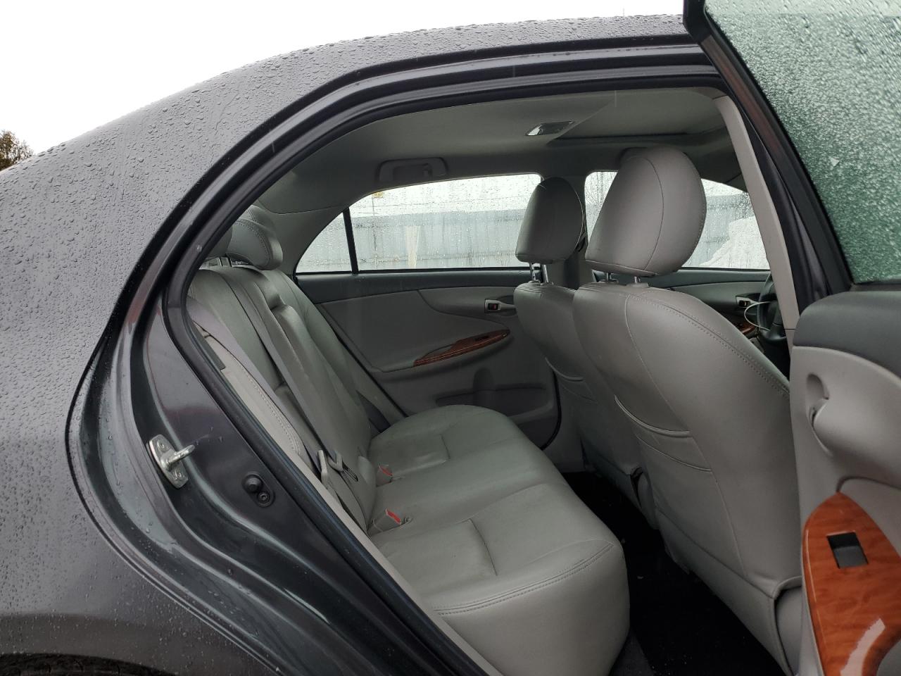 2010 Toyota Corolla - Image 10
