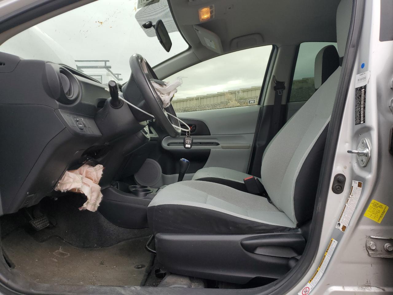 2014 Toyota Prius - Image 7