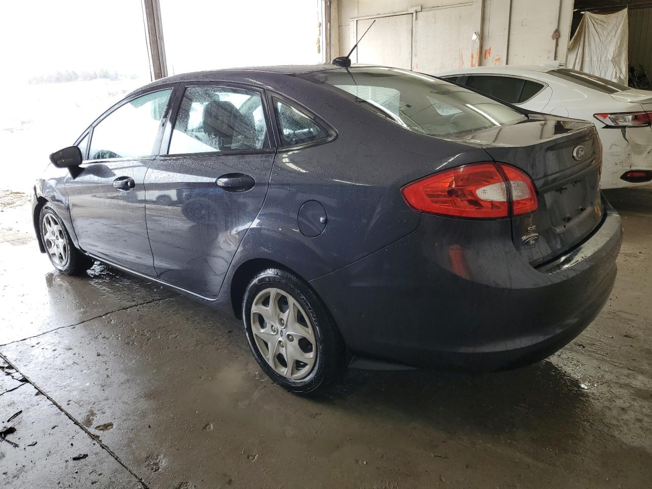 2013 Ford Fiesta - Image 2