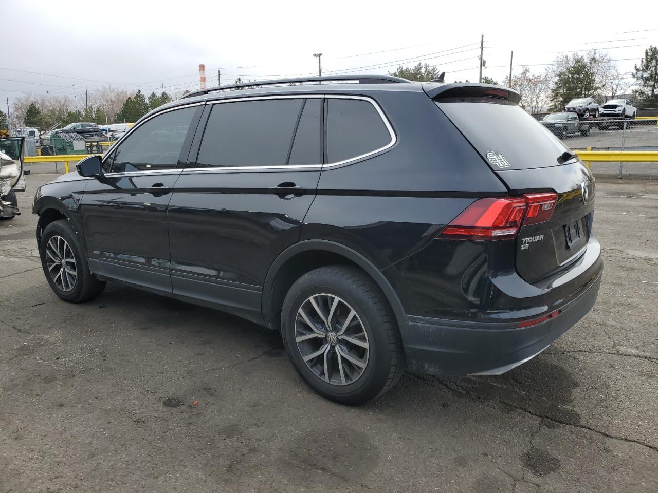 2019 Volkswagen Tiguan - Image 2