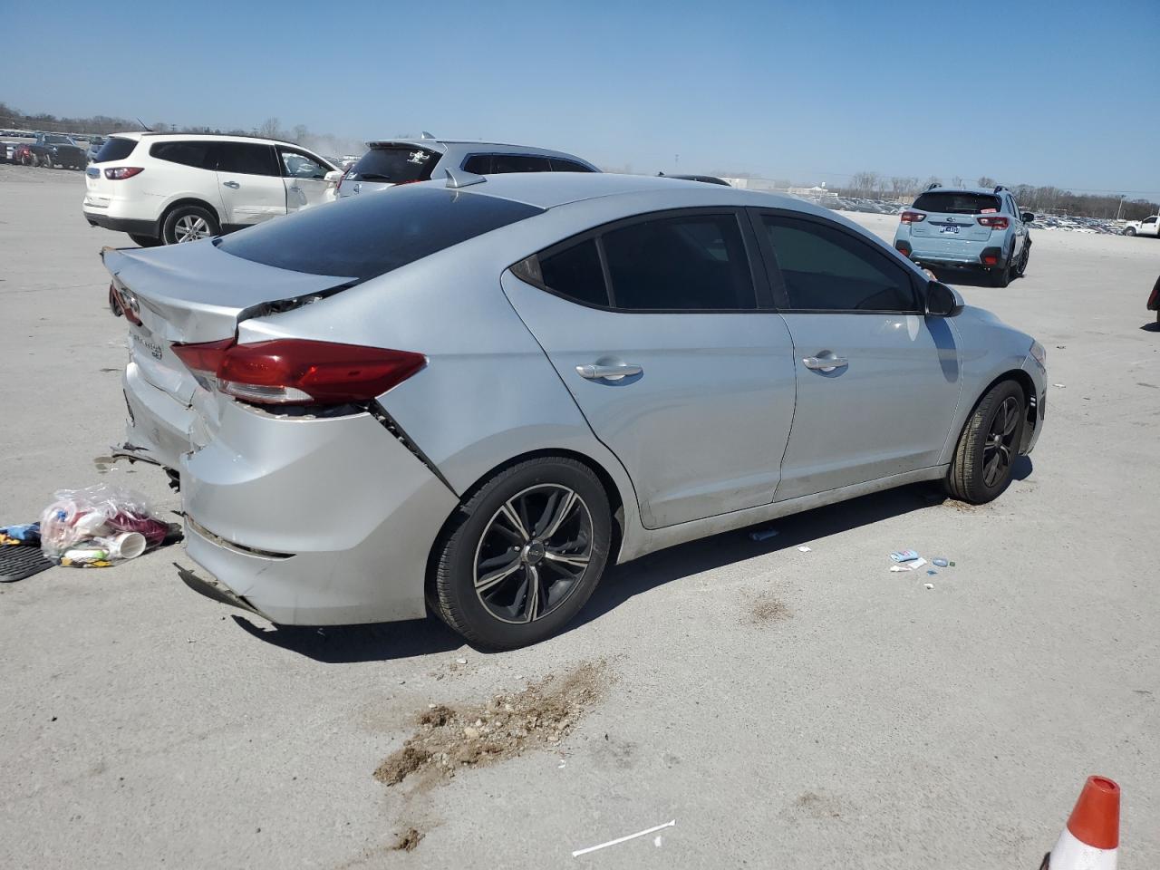 2017 Hyundai Elantra - Image 3
