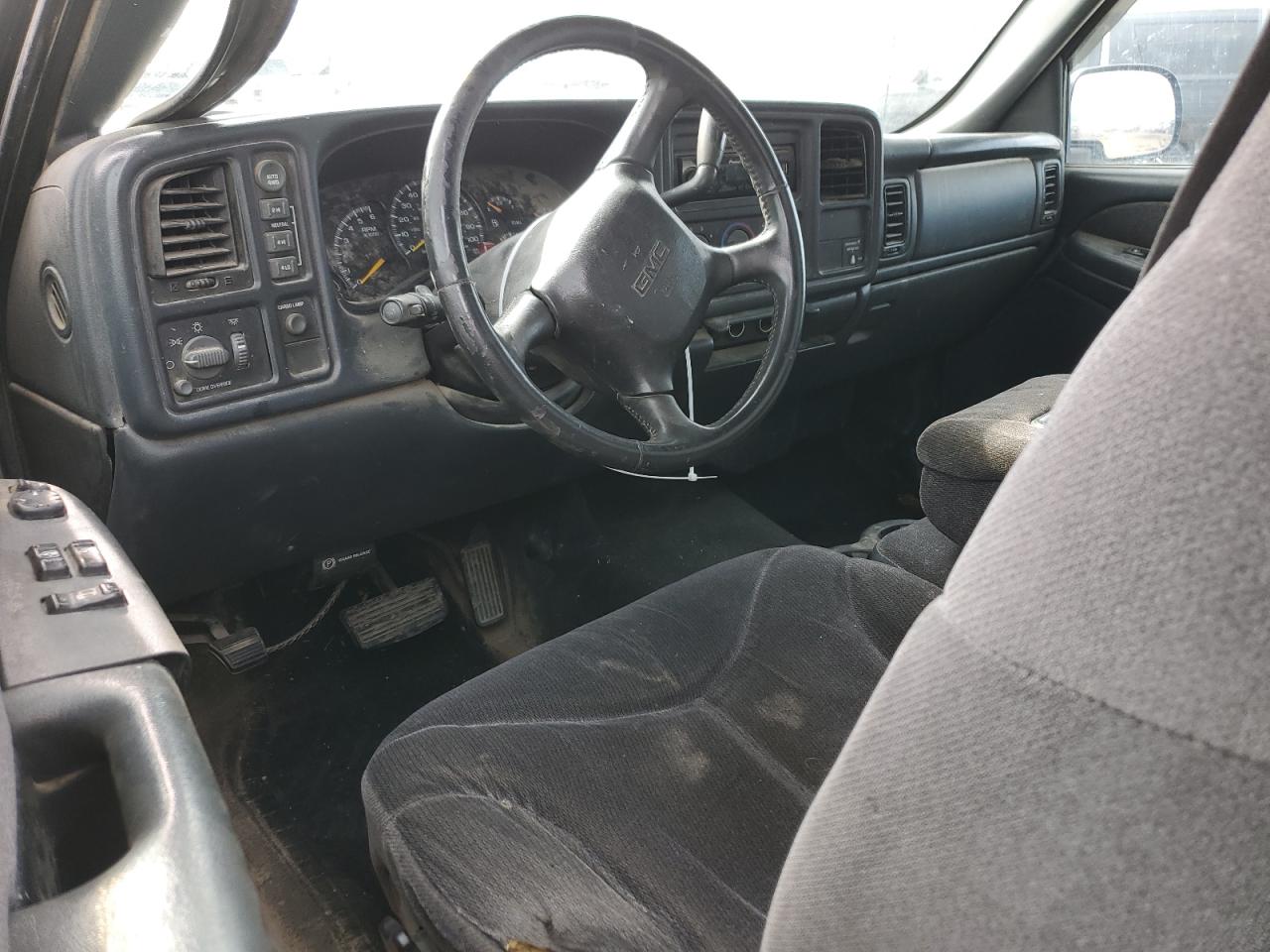 2001 GMC Sierra - Image 8