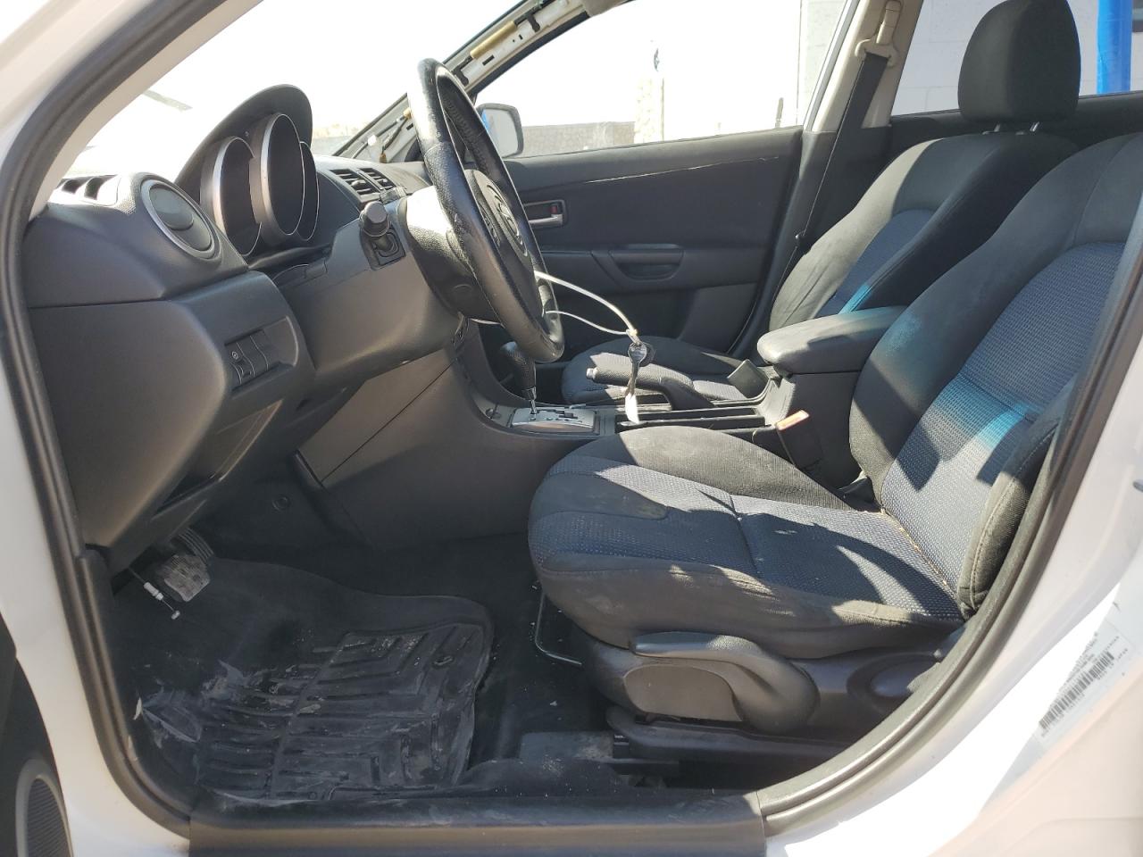 2004 Mazda 3 - Image 7