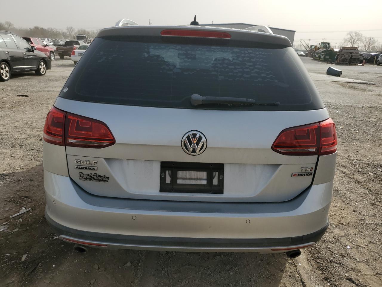 2017 Volkswagen Golf - Image 6