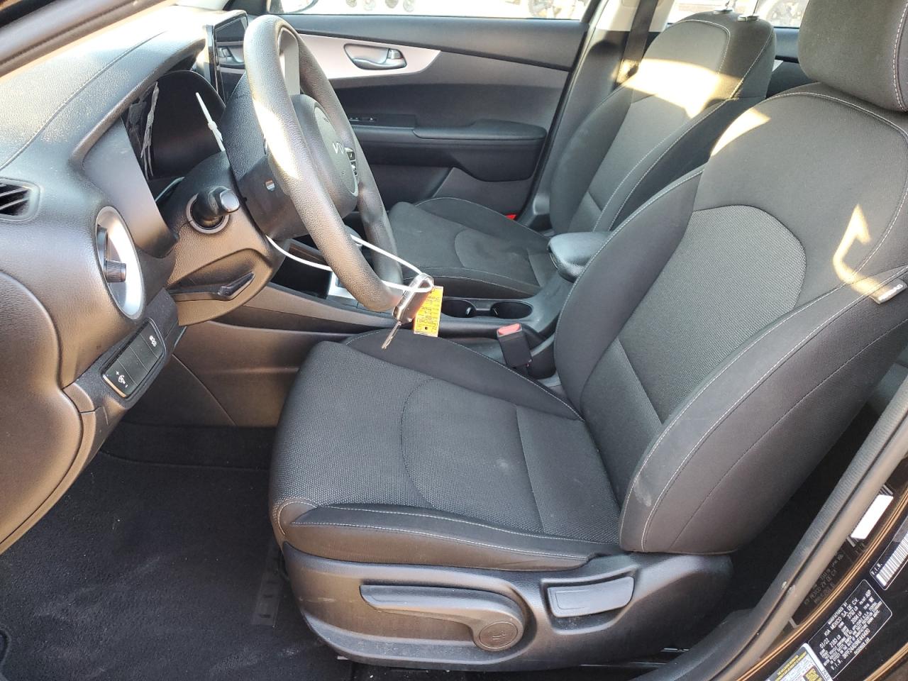 2022 Kia Forte - Image 7