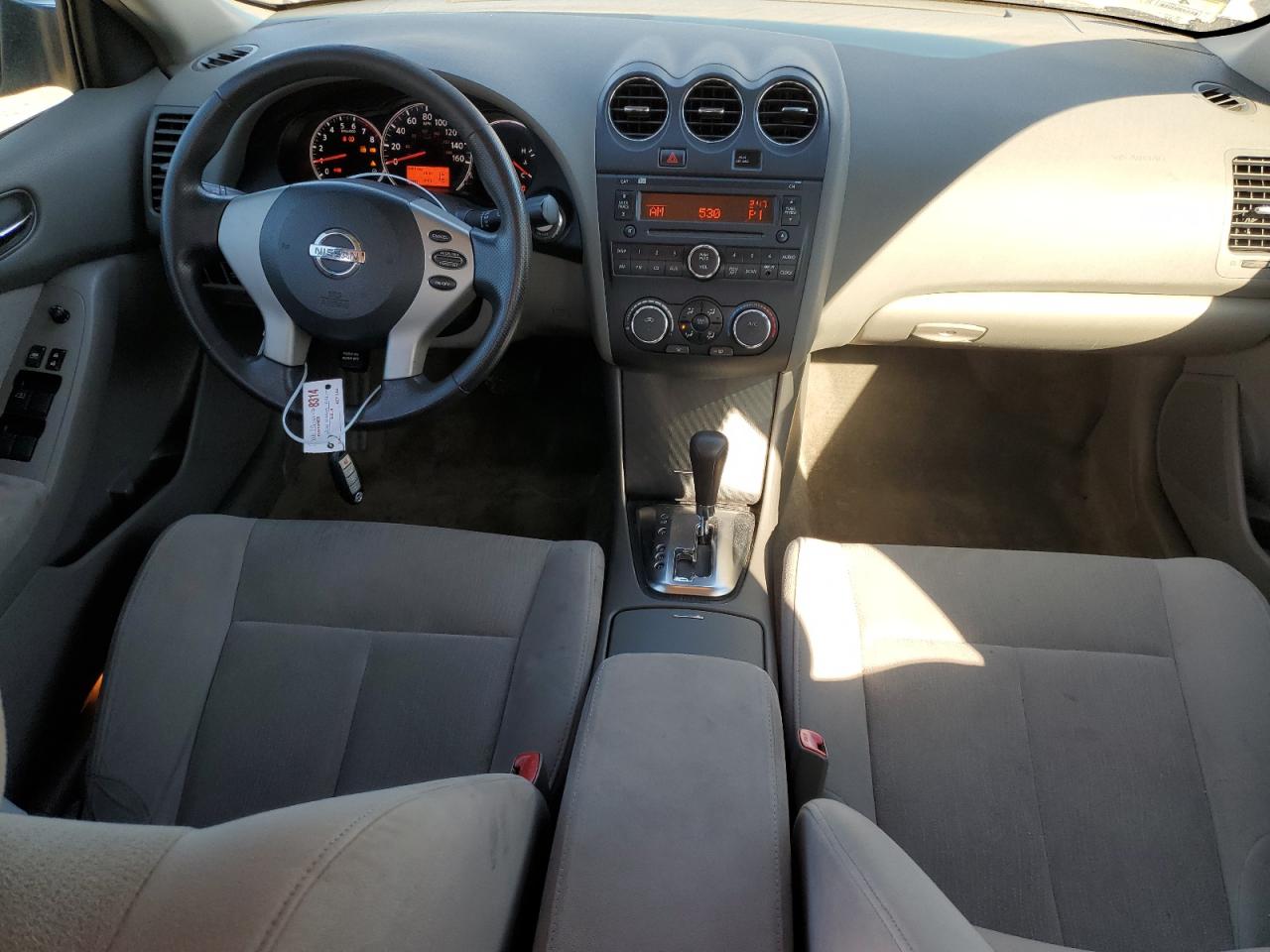 2010 Nissan Altima - Image 8