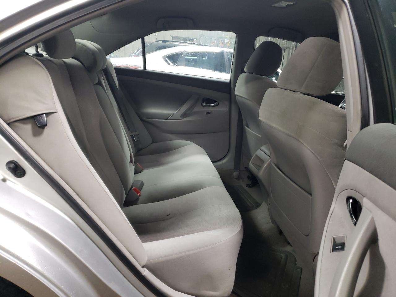 2011 Toyota Camry - Image 10