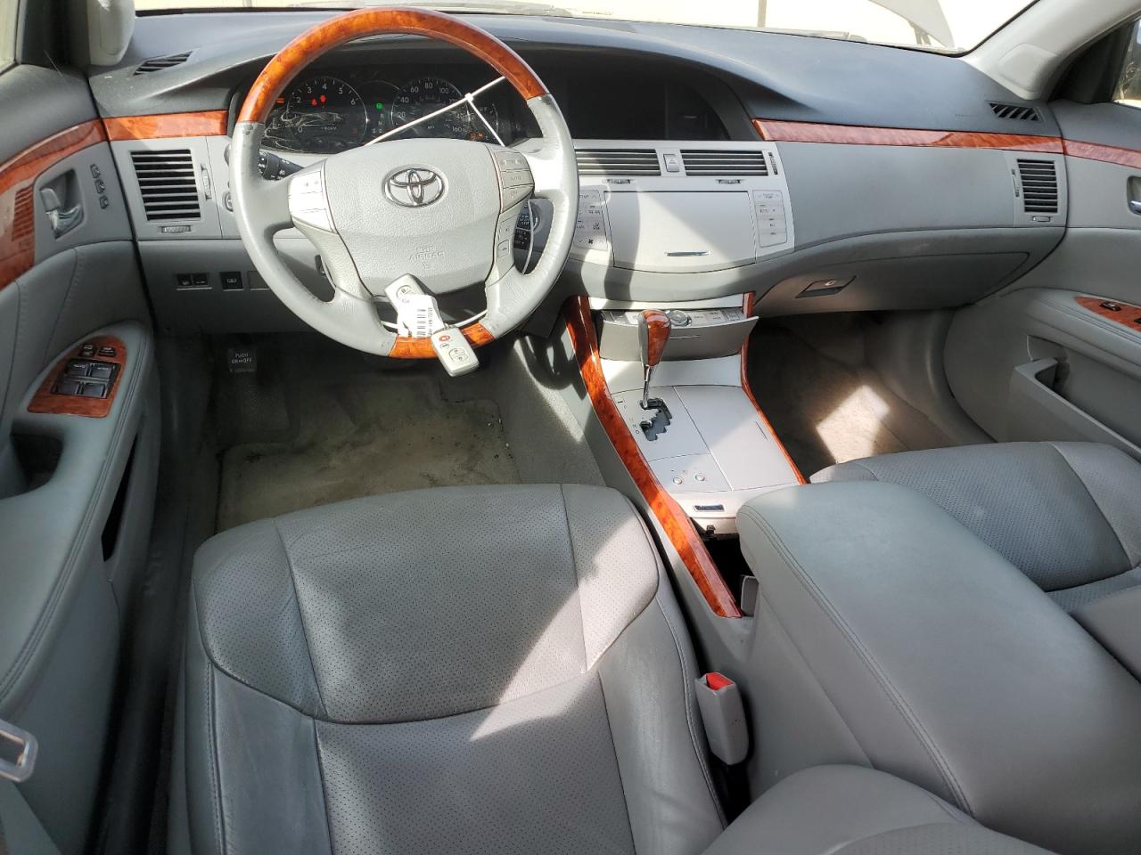 2007 Toyota Avalon - Image 8