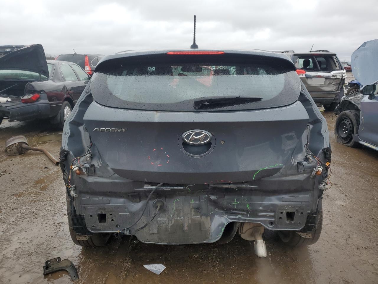 2013 Hyundai Accent - Image 6