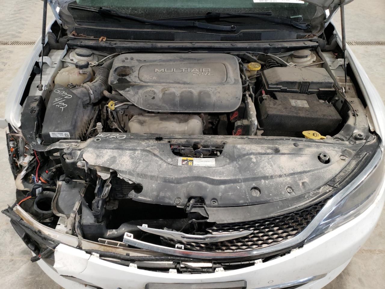 2015 Chrysler 200 - Image 11