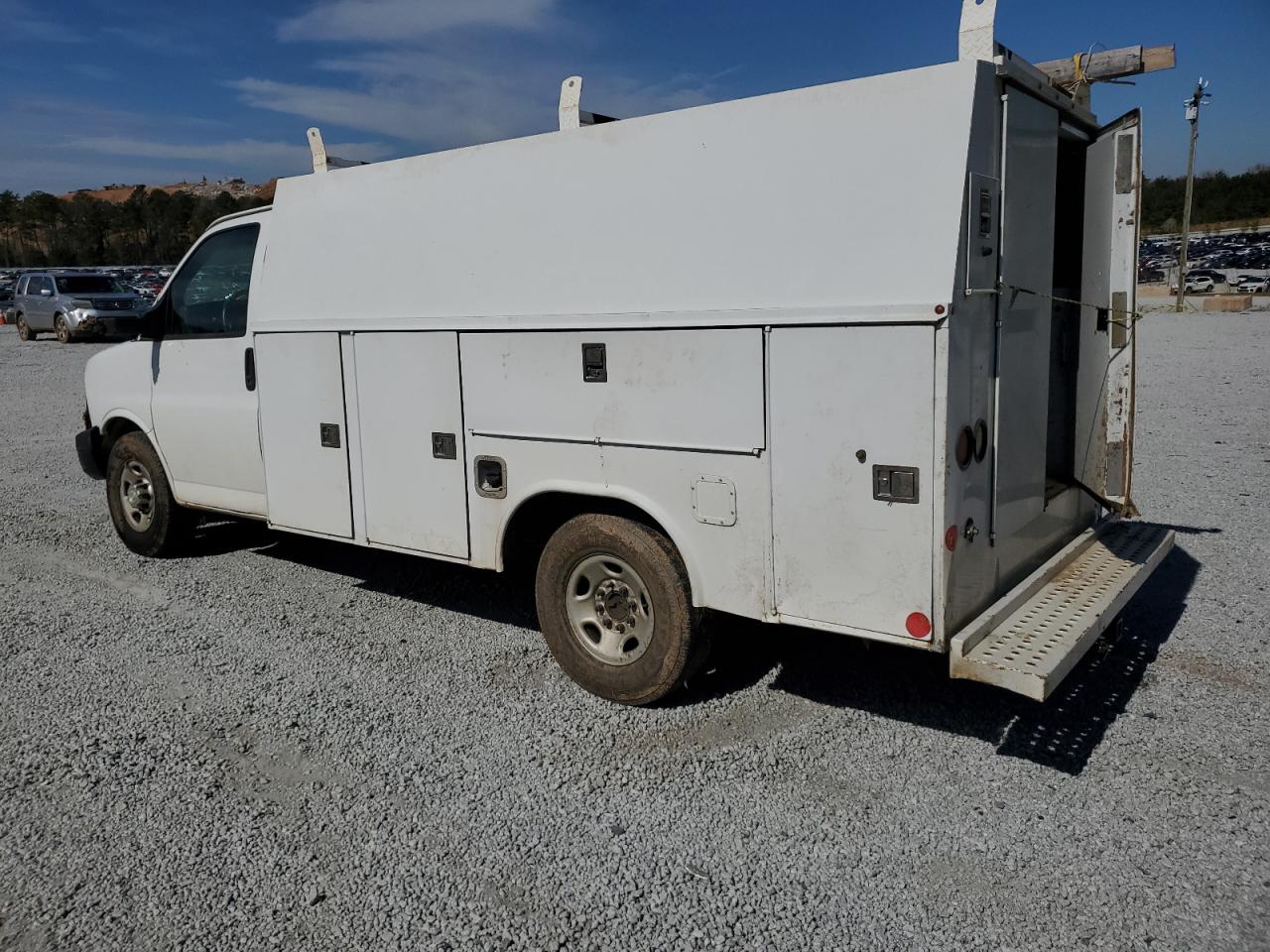 2015 Chevrolet Express - Image 2