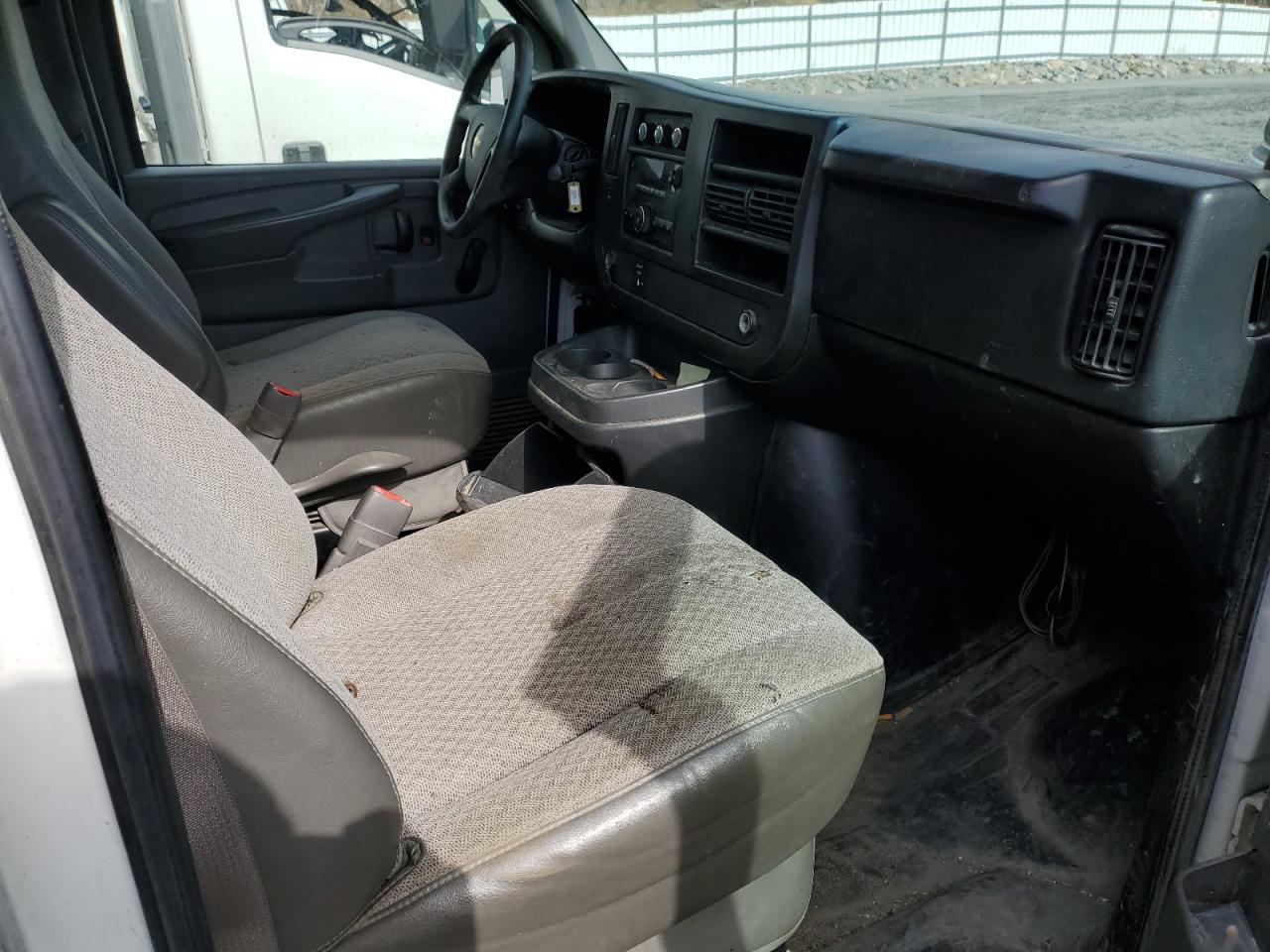 2013 Chevrolet Express - Image 8