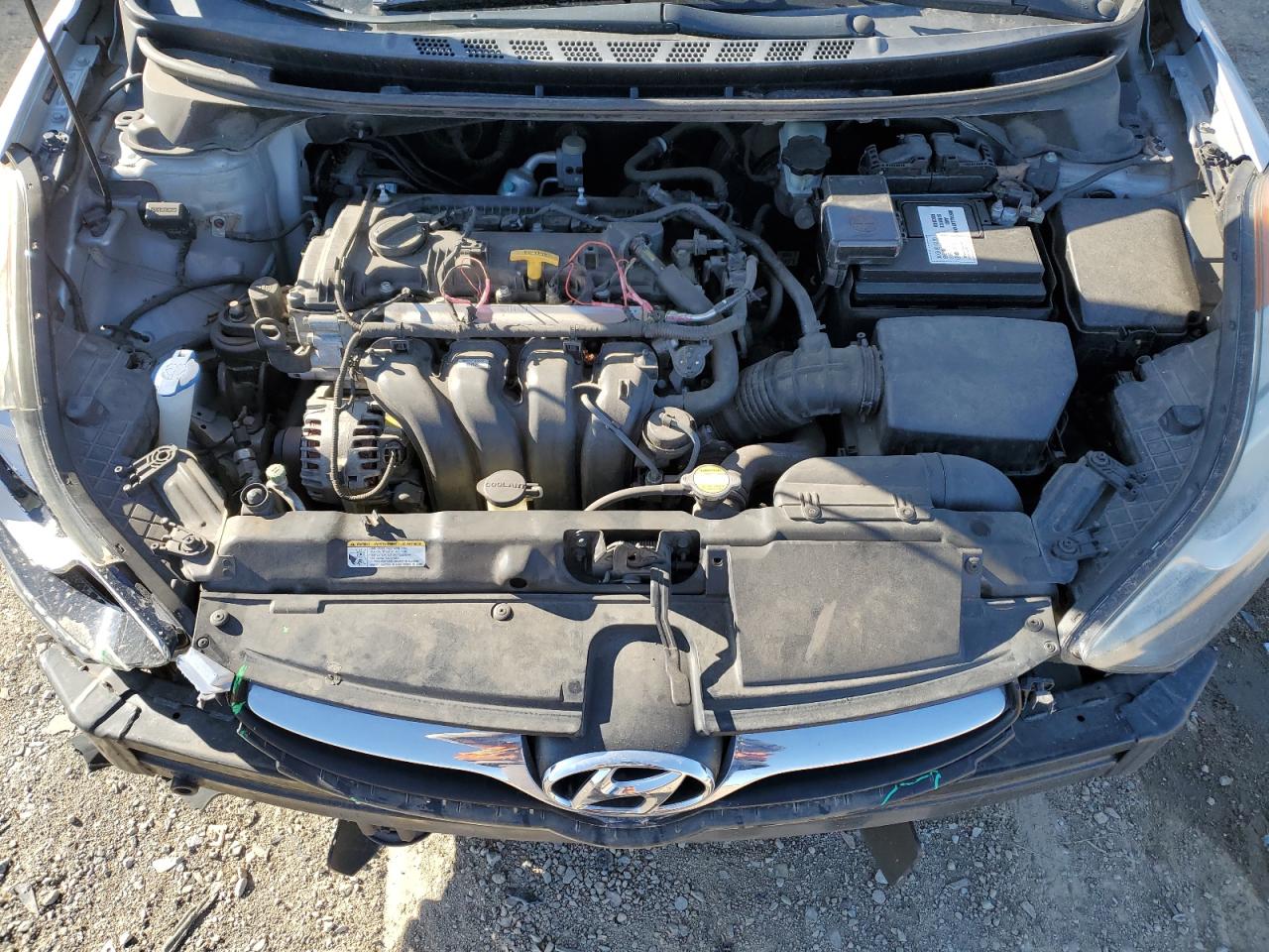 2011 Hyundai Elantra - Image 13
