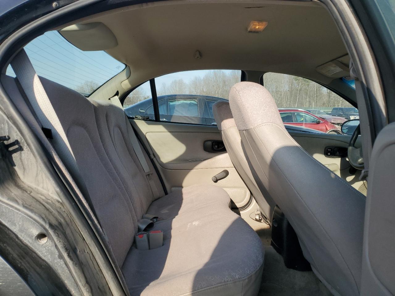 2002 Saturn SL - Image 10
