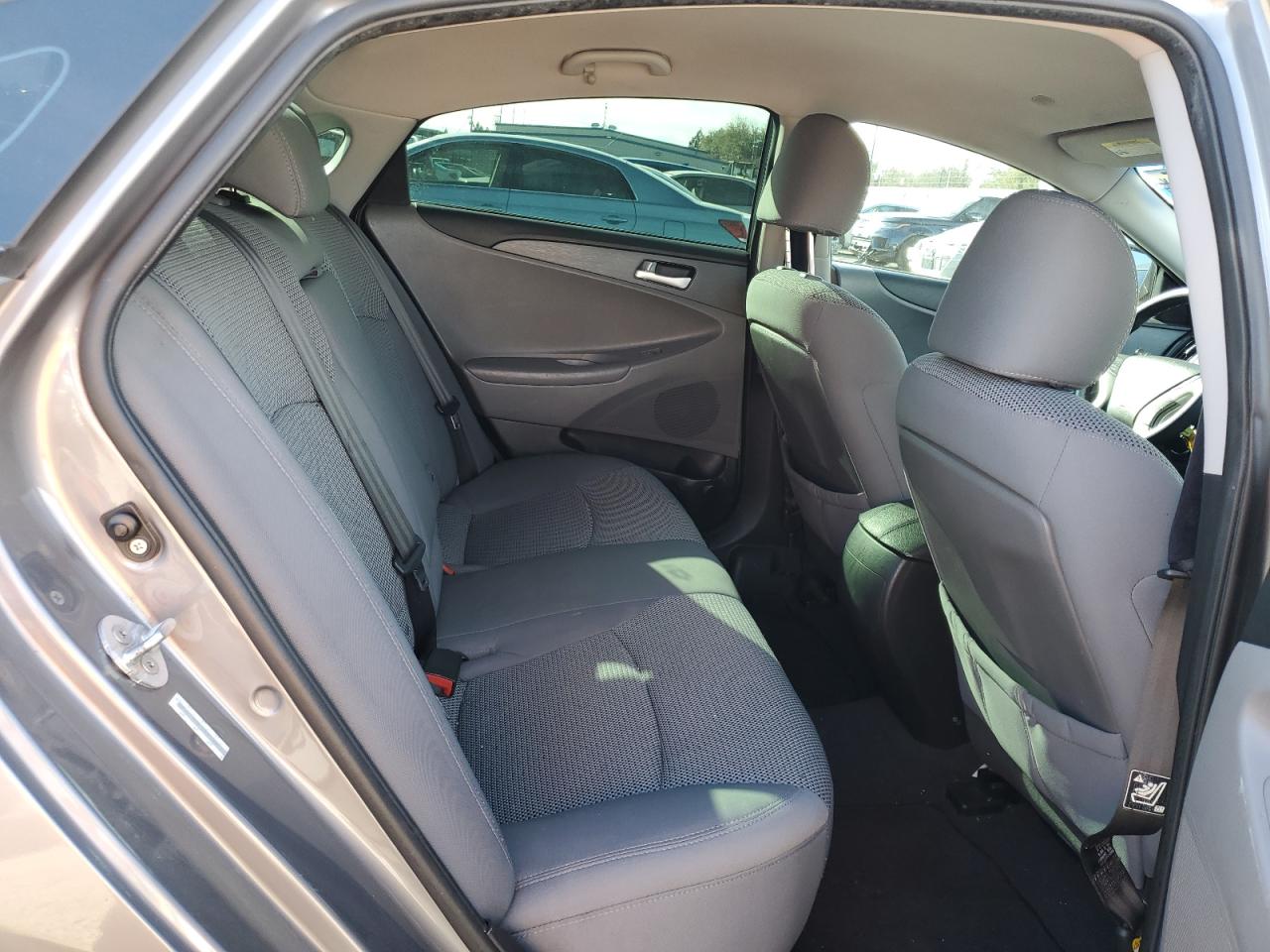 2011 Hyundai Sonata - Image 10