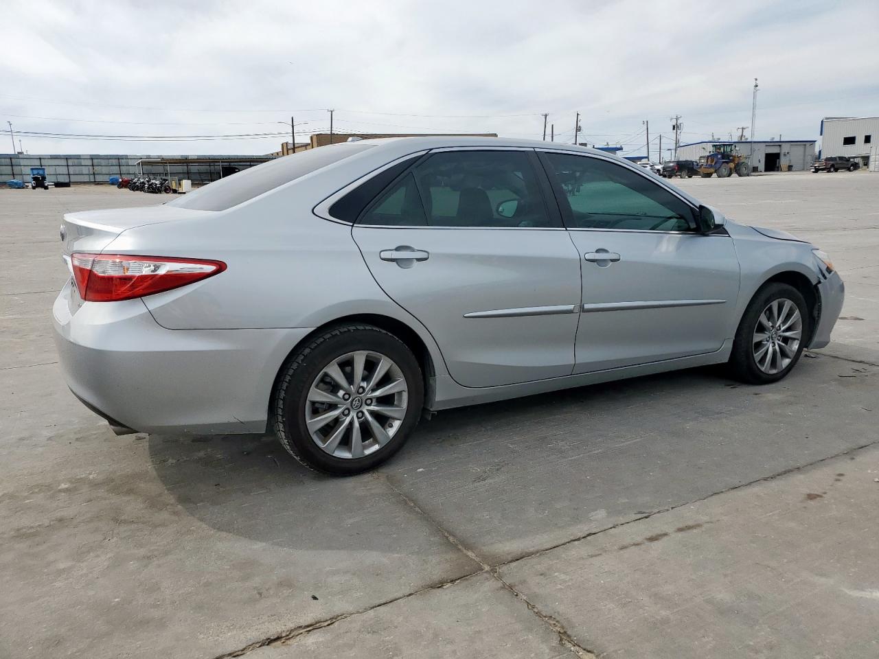 2016 Toyota Camry - Image 3