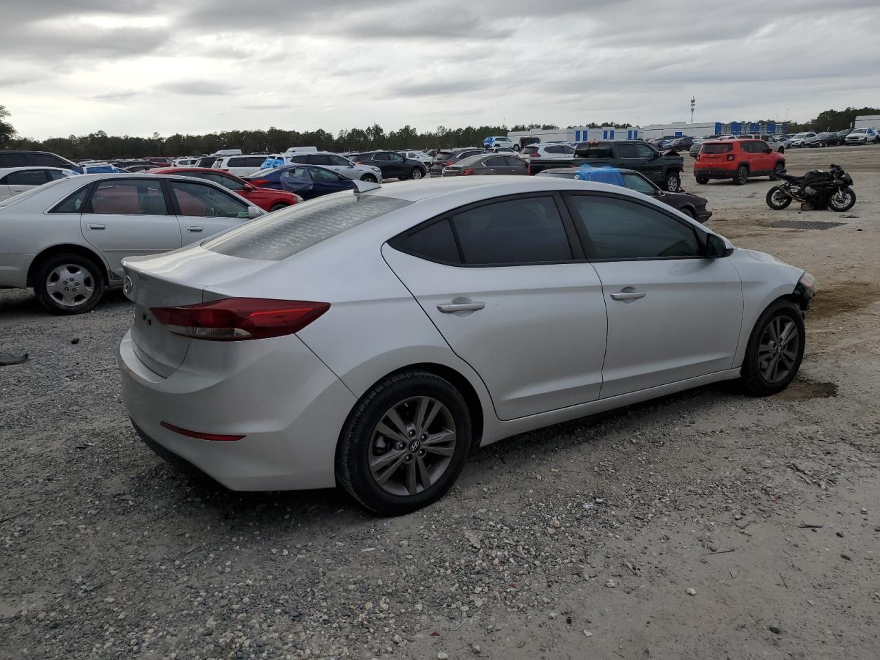 2018 Hyundai Elantra - Image 3
