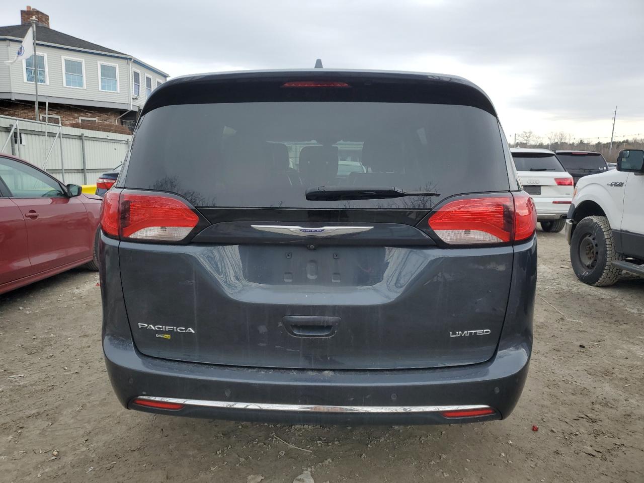 2020 Chrysler Pacifica - Image 6