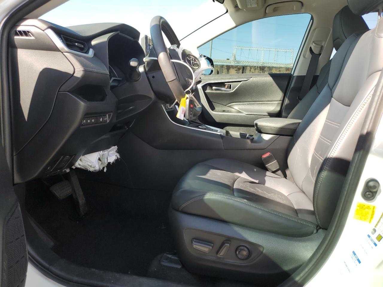 2021 Toyota RAV 4 - Image 7