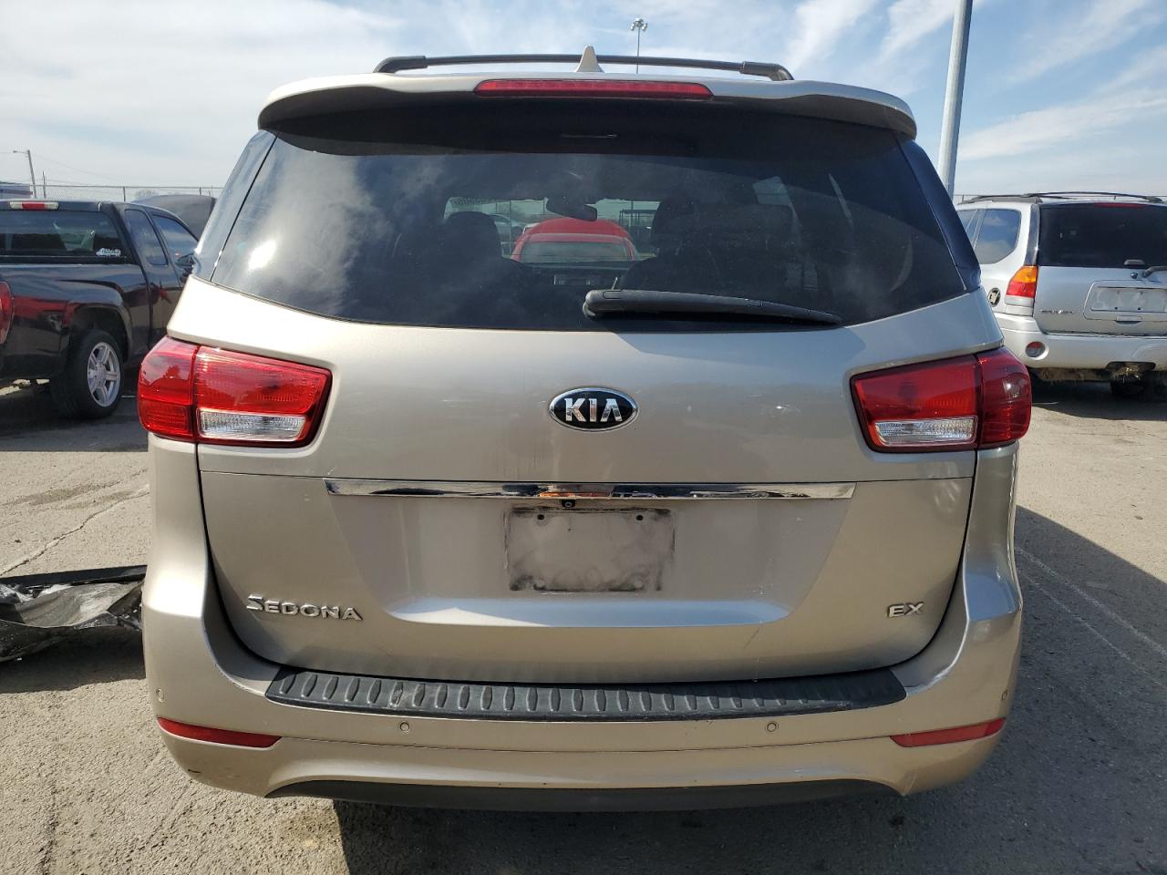 2015 Kia Sedona - Image 6