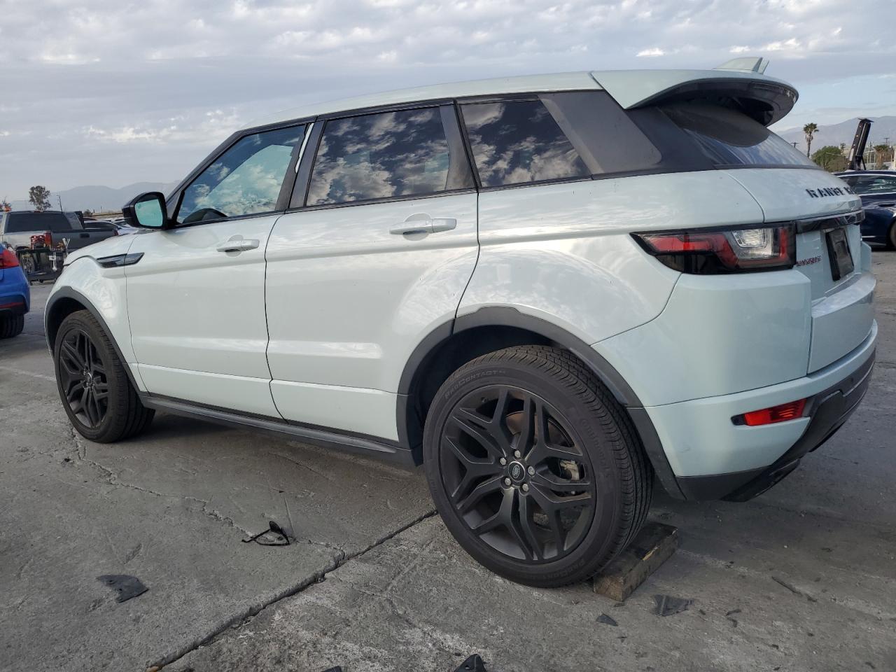 2017 Land Rover Range Rover - Image 2