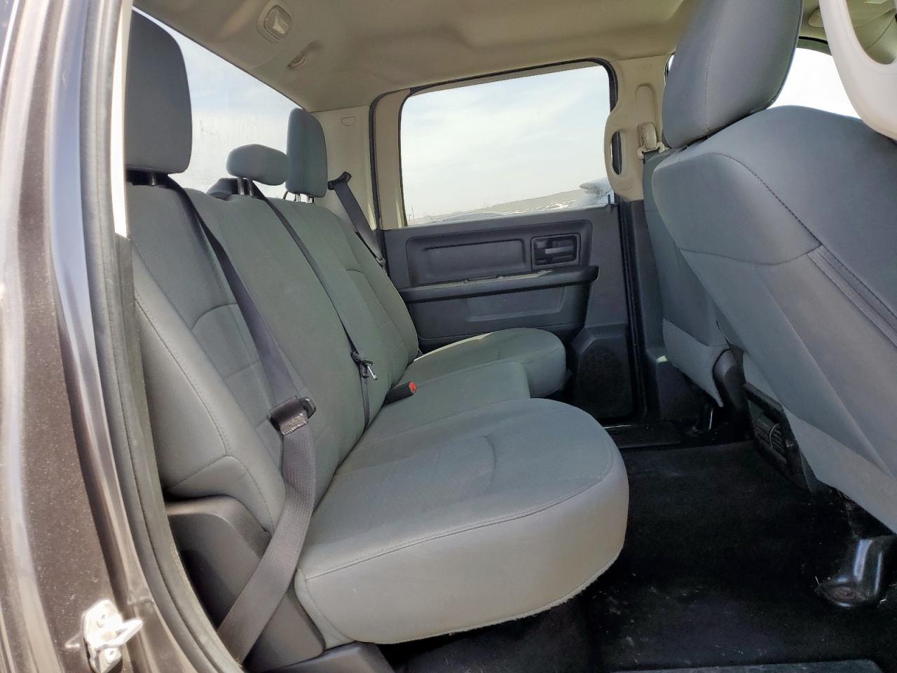 2015 RAM 1500 - Image 10