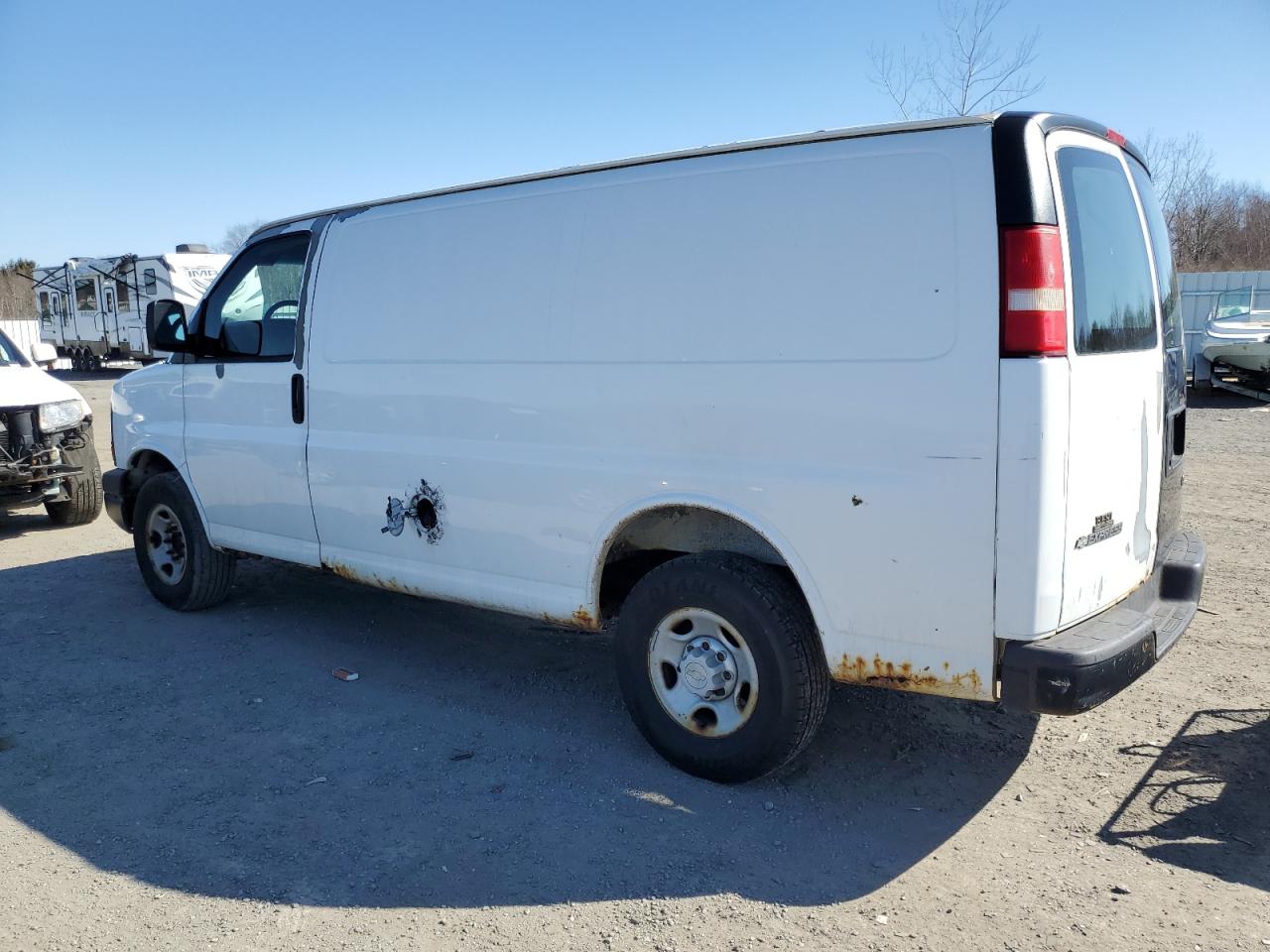 2007 Chevrolet Express - Image 2