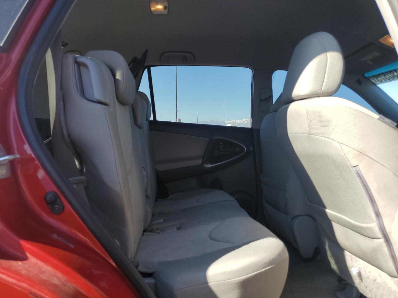 2010 Toyota RAV 4 - Image 11