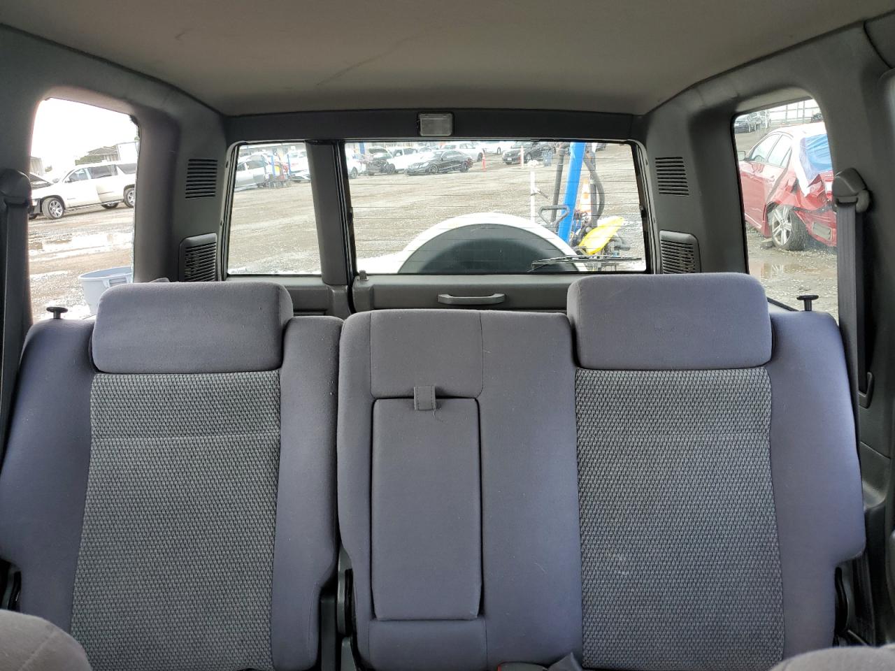 1999 Isuzu Trooper - Image 10