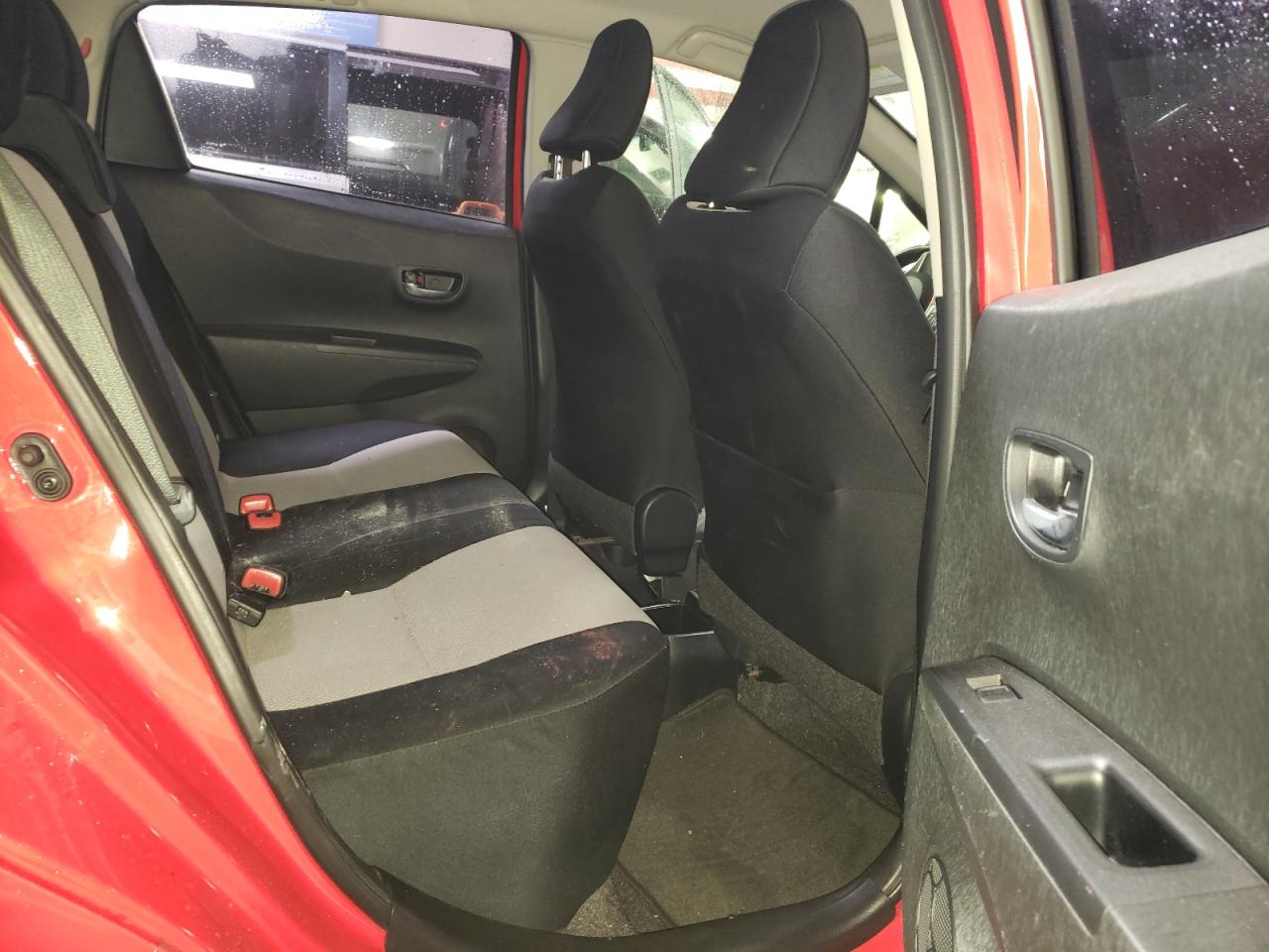 2013 Toyota Yaris - Image 10