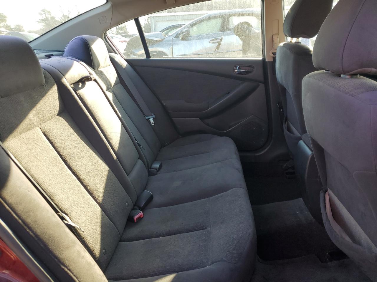 2010 Nissan Altima - Image 10