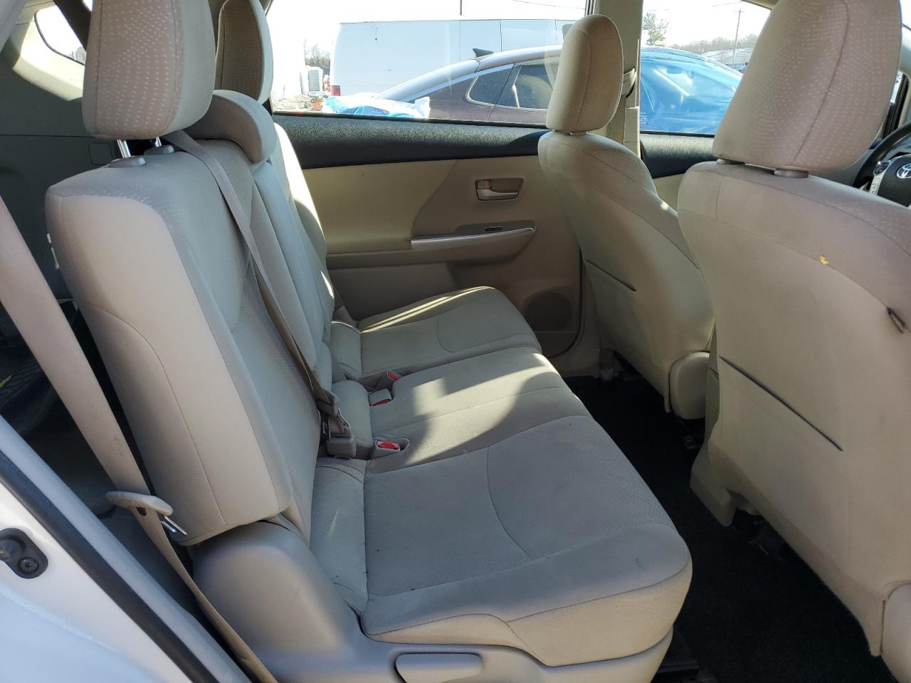 2013 Toyota Prius - Image 10