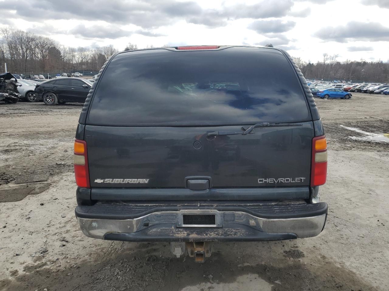 2003 Chevrolet Suburban - Image 6