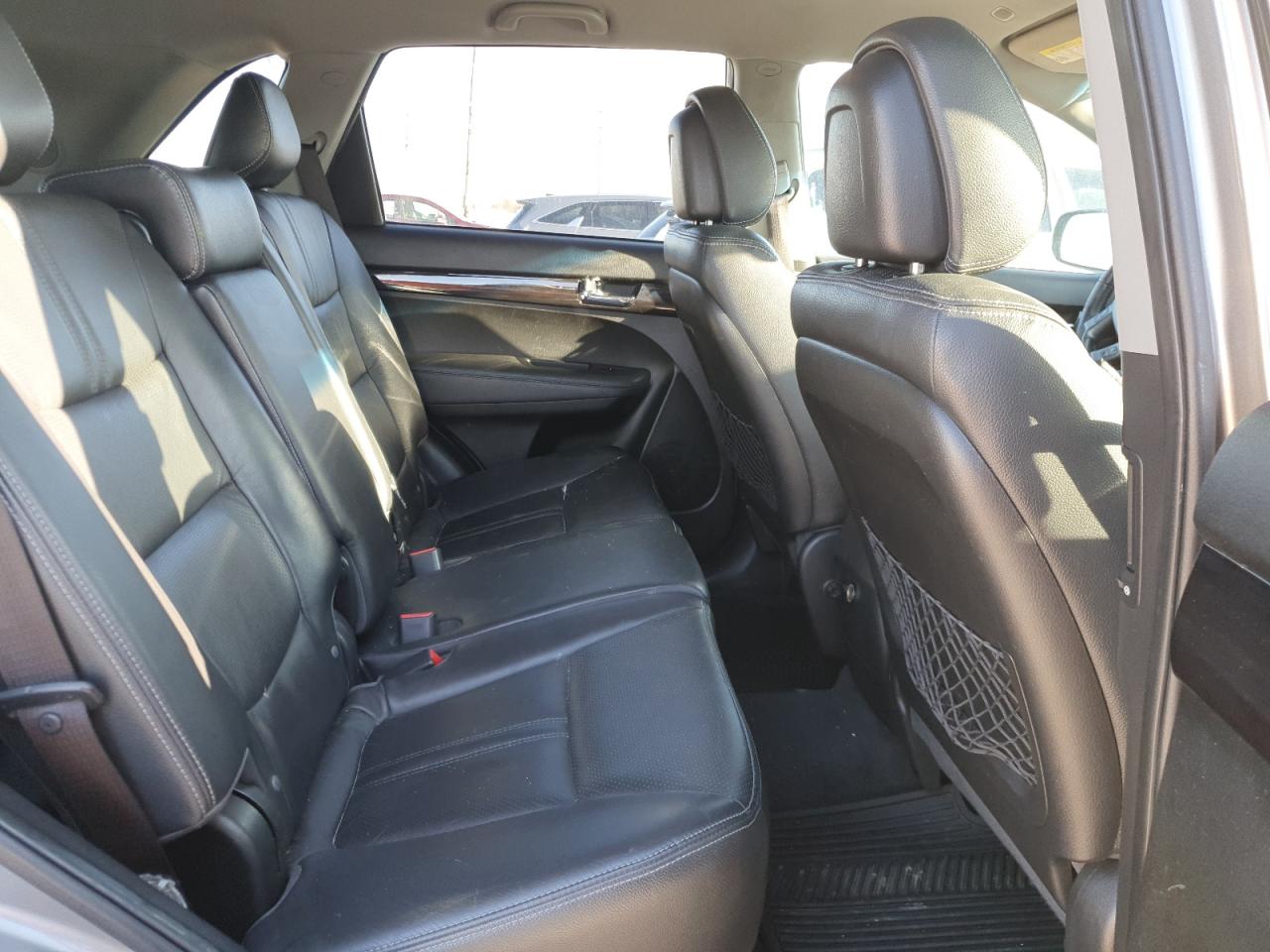 2011 Kia Sorento - Image 10