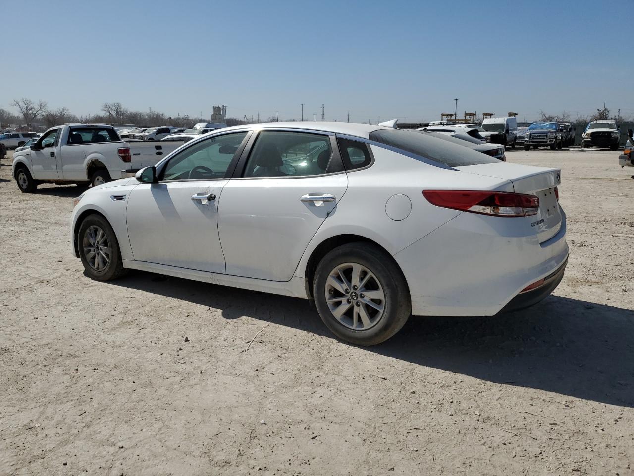 2016 Kia Optima - Image 2