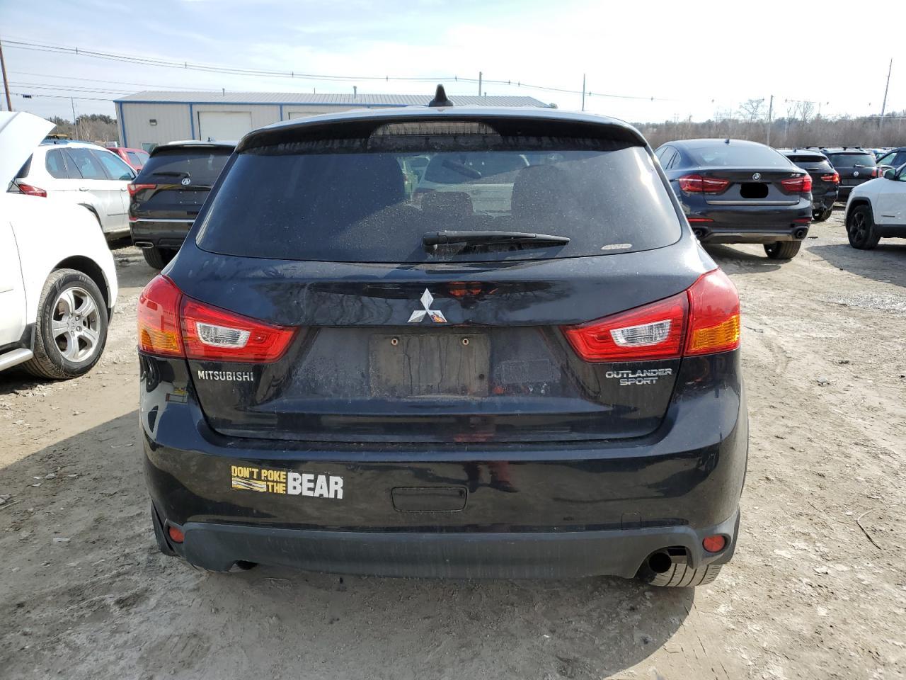 2017 Mitsubishi Outlander - Image 6