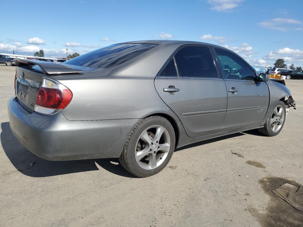 2005 Toyota Camry - Image 3