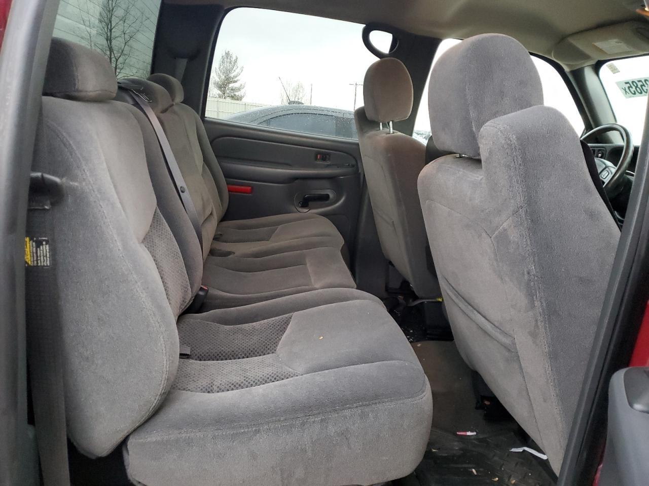2005 Chevrolet Silverado - Image 10