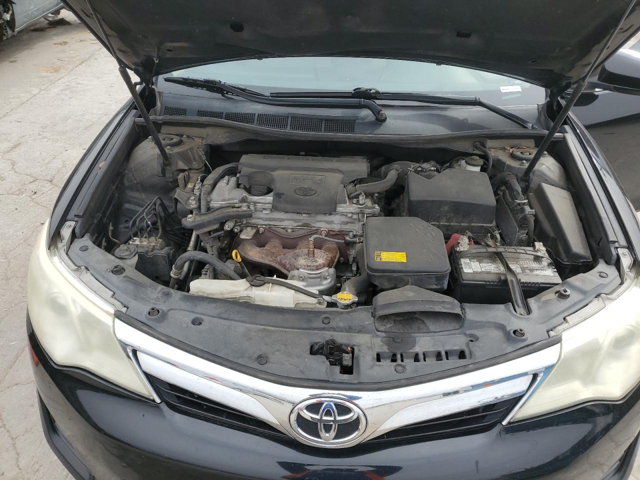 2012 Toyota Camry - Image 11