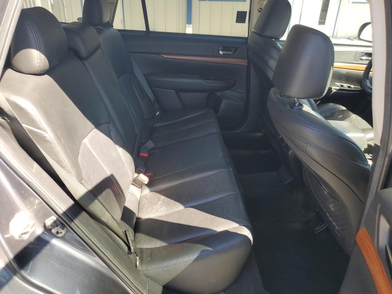 2014 Subaru Outback - Image 12