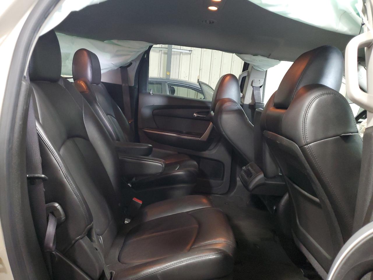 2011 GMC Acadia - Image 11